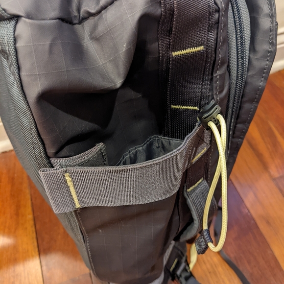 The North Face Base Camp Voyager 32L - Picture 4 of 6